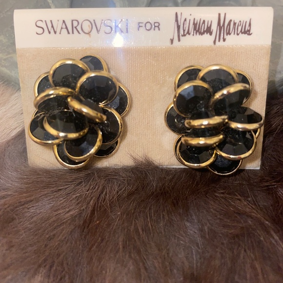 Swarovski For Neiman Marcus Black Cluster Clip On Earrings Vintage - Picture 2 of 3